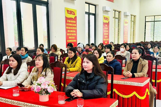 Hội LHPN xã Bất Bạt tuyên truyền công tác bầu cử Quốc hội khóa XVI và Hội đồng nhân dân các cấp 
