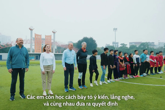 Các Đại sứ G4 gửi thông điệp chúc Tết qua trái bóng tròn