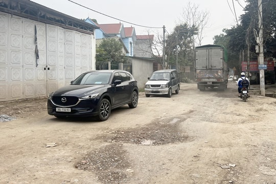 Dự án cải tạo, mở rộng đường 418 xã Phúc Thọ: Chậm tiến độ nhiều năm do vướng mặt bằng
