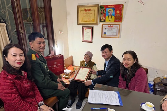 Phường Đống Đa tri ân người có công