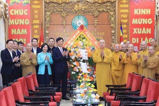 Bí thư Thành ủy Nguyễn Duy Ngọc thăm, chúc Tết Giáo hội Phật giáo Việt Nam và các đơn vị quân đội, công an