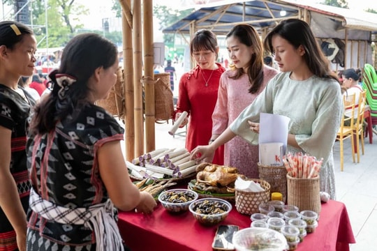 Những món ăn may mắn của người châu Á Cẩm nang trải nghiệm trọn vẹn vị Tết từ Booking.com