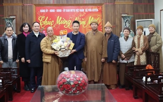 Ban đại diện Phật giáo liên xã thăm, chúc Tết lãnh đạo xã Phú Xuyên nhân dịp Xuân Bính Ngọ 2026