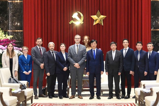 Hà Nội mong muốn Pháp chia sẻ kinh nghiệm, thúc đẩy các dự án hạ tầng và bảo tồn công trình văn hóa