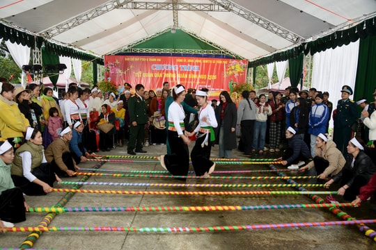 Tết gắn kết quân - dân