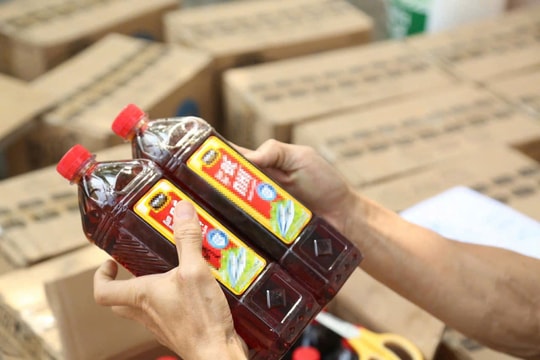 TP Hồ Chí Minh: Triệt xóa đường dây sản xuất, buôn bán hàng giả là lương thực, thực phẩm
