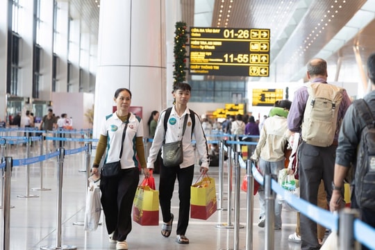 “Chuyến bay Công đoàn - Xuân 2026” đưa hơn 550 người lao động về quê đón Tết