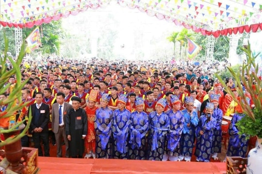 Ngày Xuân chung vui Lễ hội đền Măng
