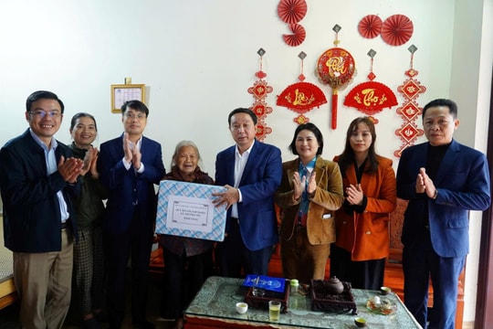 Xã Thường Tín thăm, chúc Tết thân nhân liệt sỹ, người có công với nước