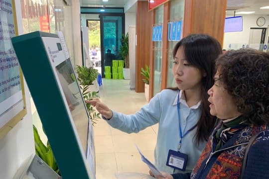 26 Tết, cán bộ, công chức Thủ đô tranh thủ từng giờ giải quyết việc của dân