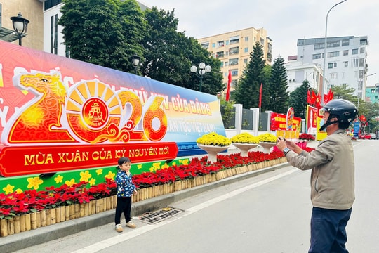 Xuân về trên phường Đống Đa và Ô Chợ Dừa