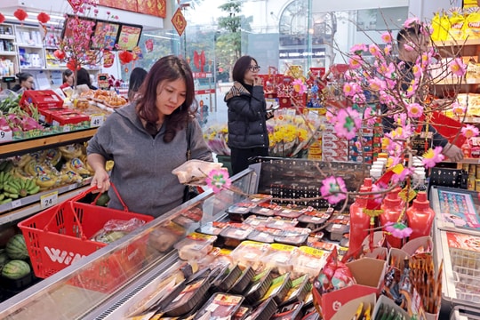 Qua đỉnh mua sắm, giá hàng hóa mùng 1 Tết dự kiến giữ ổn định