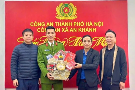 Các giáo xứ: Cát Thuế, Mộc Hoàn, Đông Lao chúc Tết Công an xã An Khánh