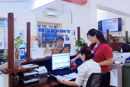Hoàn thiện thể chế, loại bỏ thủ tục rườm rà, xây dựng đội ngũ công vụ chuyên nghiệp