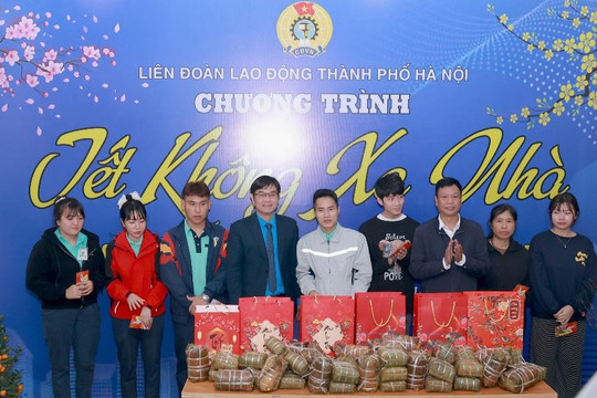 Ấm lòng người lao động ở lại Hà Nội đón Tết