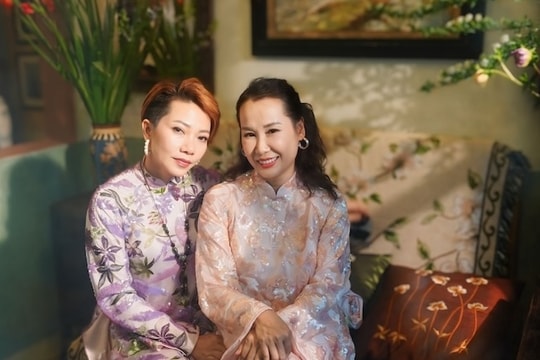 “Hà Nội những sắc hoa mùa xuân”- bức họa âm nhạc lãng mạn, đầy chất thơ về Tết Hà Nội của Giáng Son và Hà Trần 