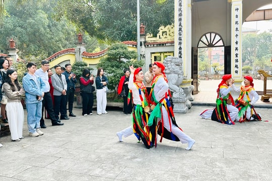 Lễ hội truyền thống: “Đòn bẩy” phát triển công nghiệp văn hóa Thủ đô