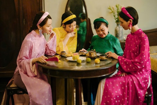 Người phố cổ đón Tết