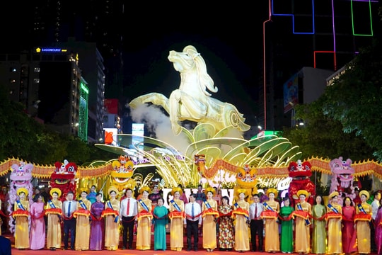 TP Hồ Chí Minh: Khai mạc Đường hoa Nguyễn Huệ Tết Bính Ngọ 2026