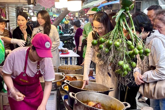Sắm Tết thời 4.0: Khi công nghệ lên ngôi