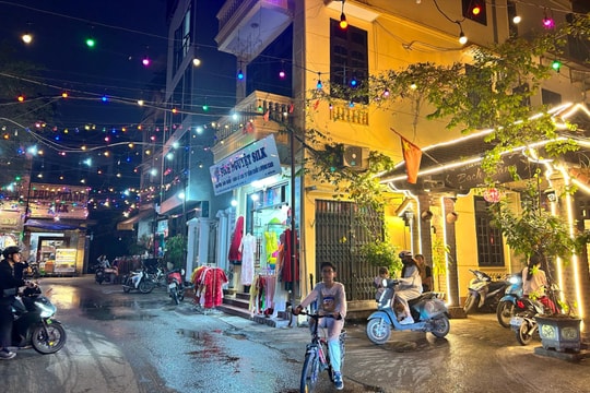 Rực sáng phố phường Hà Nội những đêm giáp Xuân