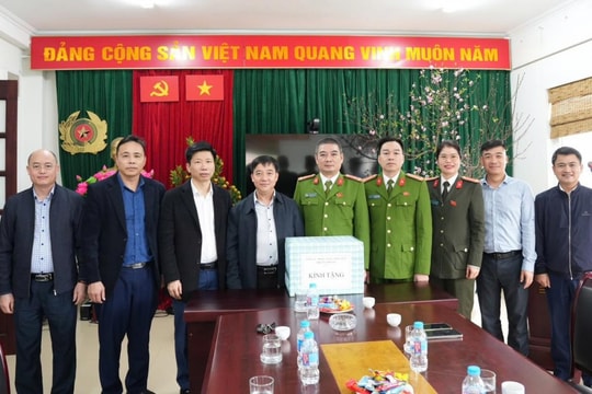 Sơn Tây: Thăm, tặng quà các đơn vị trực Tết Nguyên đán Bính Ngọ 2026