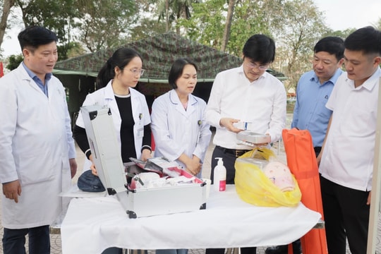 Kiểm tra công tác bảo đảm y tế phục vụ bắn pháo hoa Tết