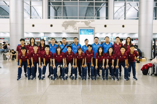 Đội tuyển futsal nữ Việt Nam lên đường sang Nhật Bản tập huấn