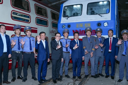 Chuyến tàu Hạnh phúc chở mùa đoàn tụ về phương Nam
