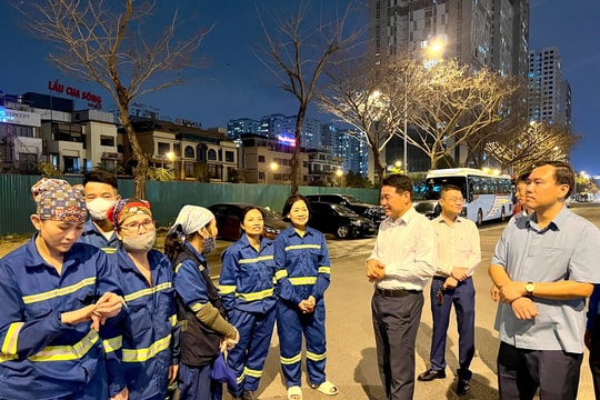 Phường Xuân Đỉnh thăm hỏi, động viên người lao động dịp Tết Bính Ngọ