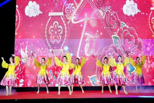 Sôi động các chương trình nghệ thuật đêm Giao thừa chào Xuân Bính Ngọ trên khắp Thủ đô