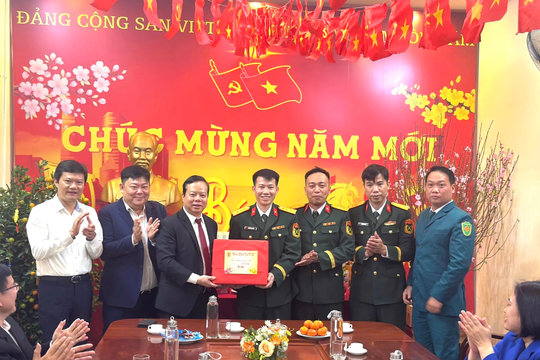 Lãnh đạo phường Văn Miếu – Quốc Tử Giám thăm, động viên và chúc Tết các lực lượng đang làm nhiệm vụ