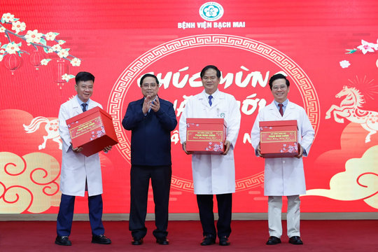 Thủ tướng: Phát huy vai trò các bệnh viện tuyến cuối ''giành giật sự sống, là hy vọng lớn nhất của người bệnh''