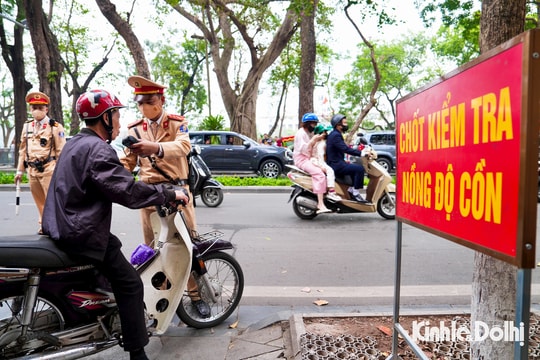 Siết chặt kiểm tra nồng độ cồn trong ngày đầu Xuân Bính Ngọ