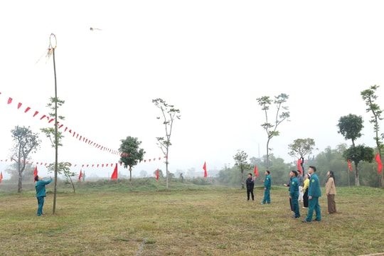 Hà Nội mưa nhỏ, thời tiết chuyển rét