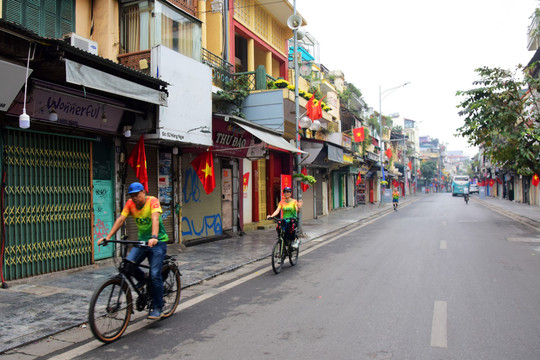 Hà Nội nên thơ trong sáng mùng 1 Tết
