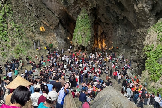 Lễ hội chùa Hương 2026: Sẵn sàng ứng trực, miễn phí gửi xe ô tô cho du khách