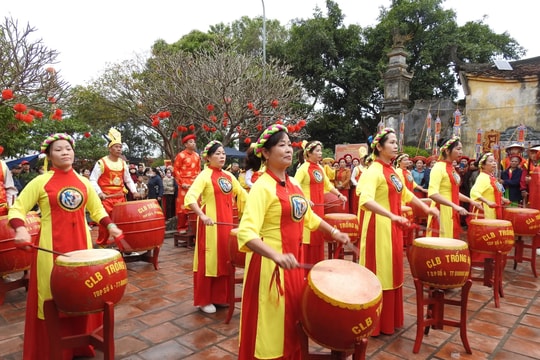 Xã Nội Bài trông giữ xe miễn phí cho du khách tham gia Lễ hội đền Thanh Nhàn