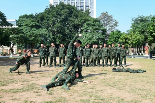 Tết đặc biệt của những người giữ bình yên cho Thủ đô