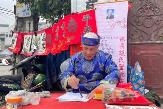 Xin chữ đầu Xuân: Nếp văn hóa đẹp của người Hà Nội