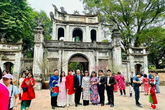 Các điểm du lịch thu hút đông khách tham quan trong 3 ngày Tết
