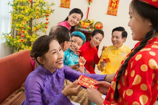 Giúp con quản lý tiền mừng tuổi hợp lý