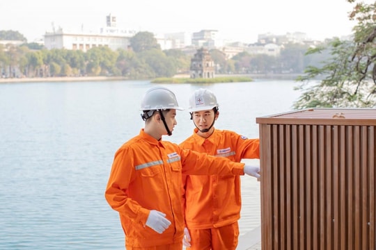 EVNHANOI giữ vững “mạch sáng” cho thành phố trong những thời khắc đặc biệt