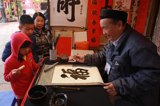 Xin chữ đầu năm: Khi truyền thống hiếu học trở thành sức mạnh của kỷ nguyên vươn mình