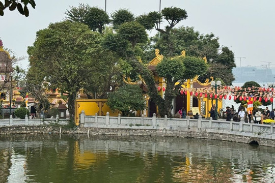 Hà Nội bình yên, thư thả trong ngày mùng 3 Tết