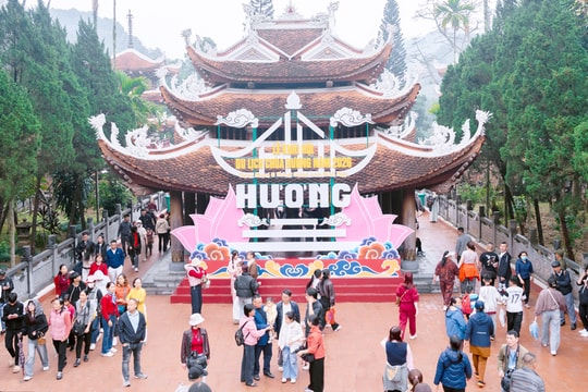 Hà Nội hút khách du xuân trong dịp Tết