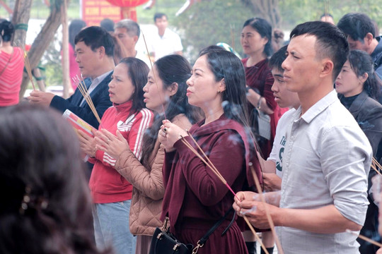 Về Lam Thành lễ đền Ông Hoàng Mười giữa sắc Xuân xứ Nghệ