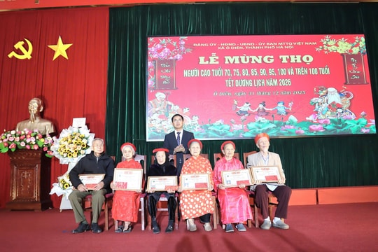 Đạo hiếu đầu xuân: Ấm áp lễ mừng thọ ở Thủ đô