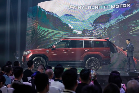 Hyundai Santa Fe "chốt" thay đổi ngoại hình để phù hợp thị hiếu số đông