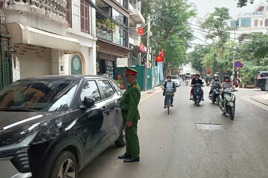 Hồi âm: Phường Tây Hồ: Tăng cường kiểm tra, xử lý tồn tại quanh phủ Tây Hồ, chùa Trấn Quốc